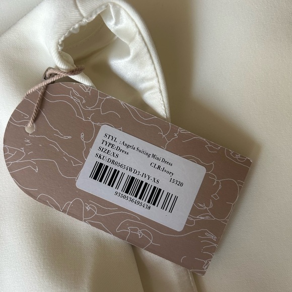 Meshki Angela suiting mini dress - Picture 3 of 4